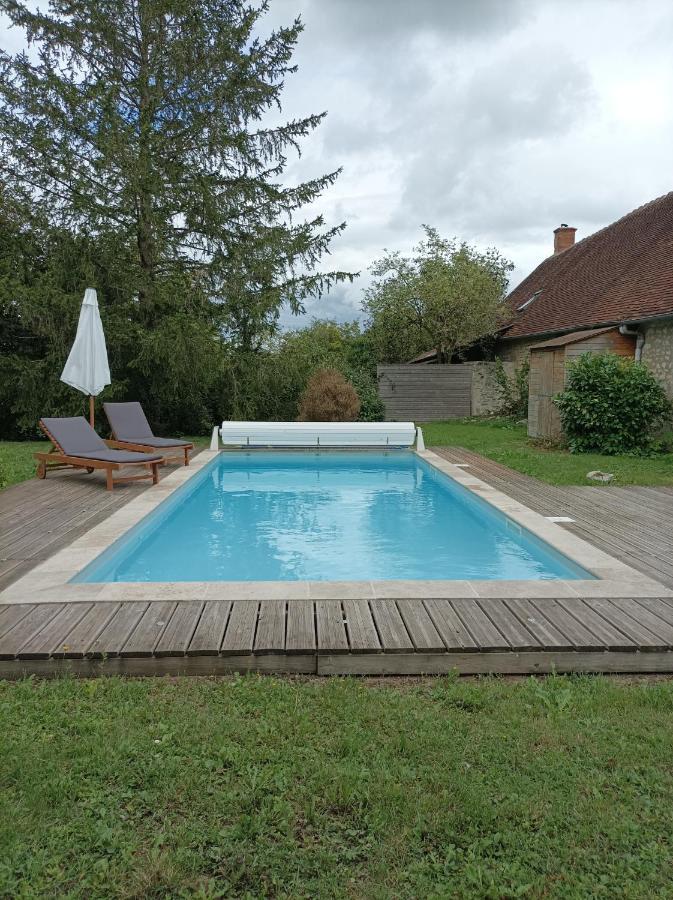 Longere Avec Piscine Holiday home Couffy